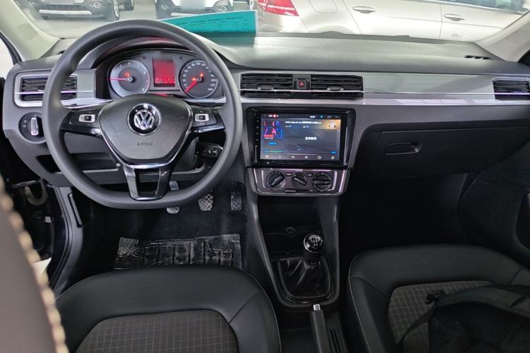 Used Volkswagen Santana 2018 1.5L Manual Comfort Edition Center Console