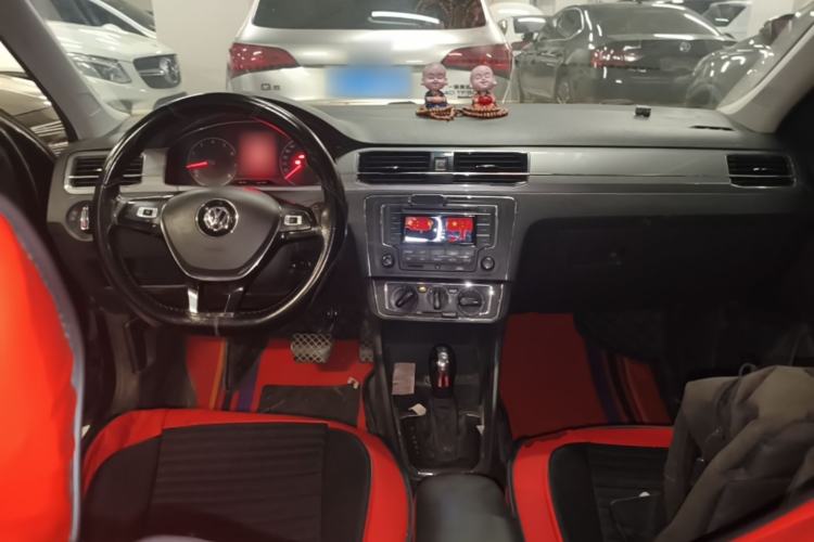 Used Volkswagen Santana 2018 1.5L Automatic Comfort Edition Center Console