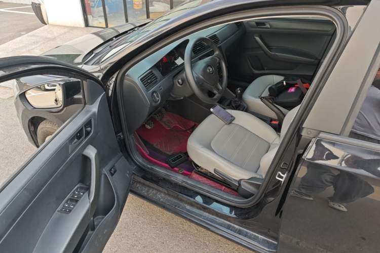 Used Volkswagen Santana 2018 1.5L Manual Fashion Edition Driver Seat