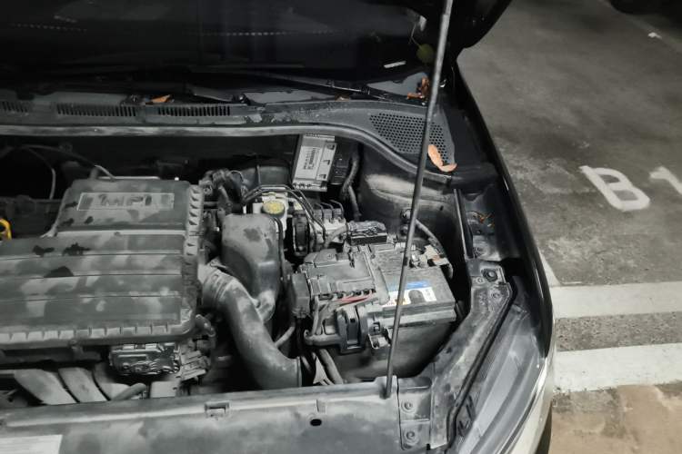 Used Volkswagen Santana 2018 1.5L Automatic Fashion Edition Engine Bay Left
