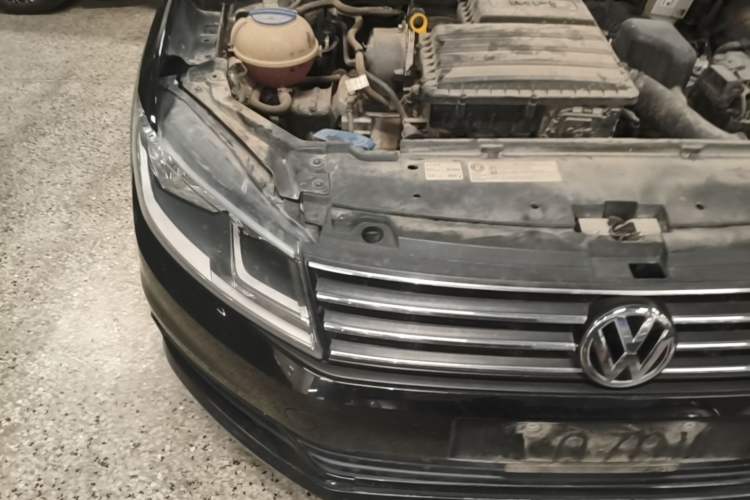 Used Volkswagen Santana 2018 1.5L Automatic Comfort Edition Engine Bay Right