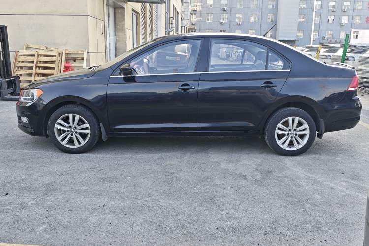 Used Volkswagen Santana 2018 1.5L Automatic Comfort Edition Exterior 3