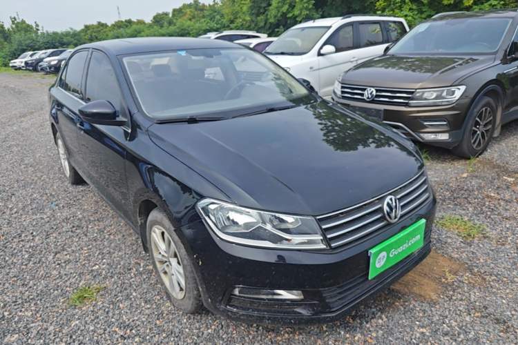 Used Volkswagen Santana 2018 1.5L Manual Comfort Edition Front Right 45 Deg