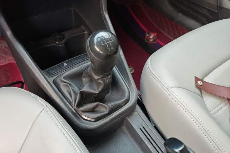 Used Volkswagen Santana 2018 1.5L Manual Fashion Edition Gear Lever