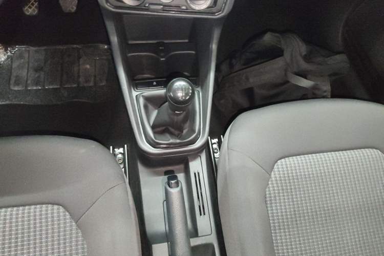 Used Volkswagen Santana 2018 1.5L Manual Fashion Edition Gear Lever