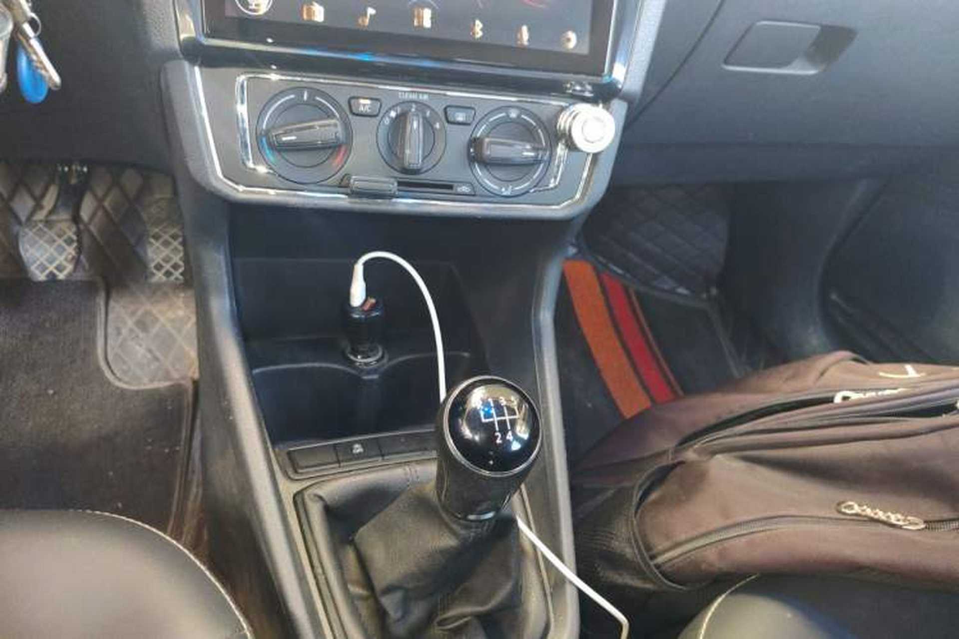 Used Volkswagen Santana 2018 1.5L Manual Comfort Edition Gear Lever