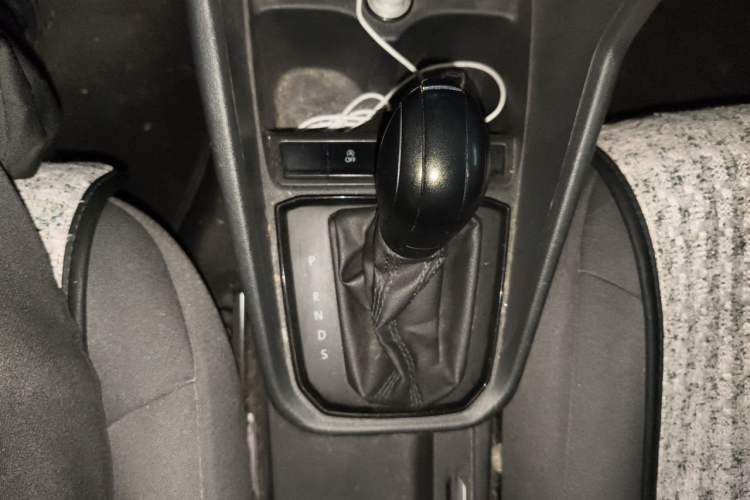 Used Volkswagen Santana 2018 1.5L Automatic Fashion Edition Gear Lever