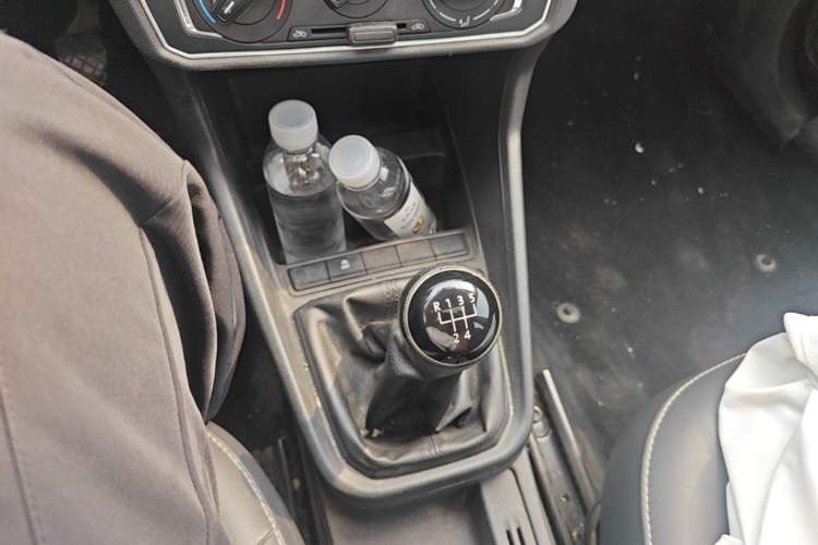 Used Volkswagen Santana 2018 1.5L Manual Comfort Edition Gear Lever