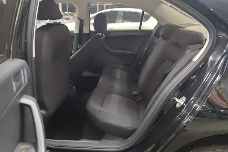 Used Volkswagen Santana 2018 1.5L Manual Fashion Edition Interior 4