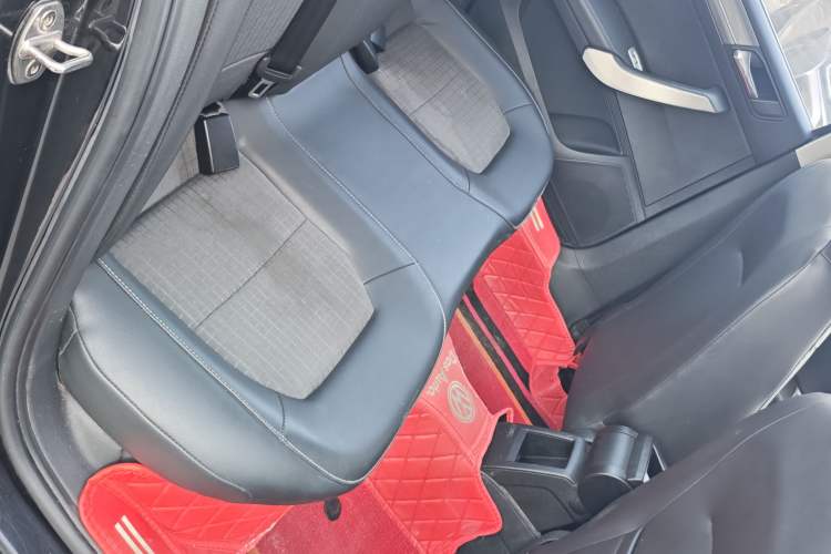 Used Volkswagen Santana 2018 1.5L Automatic Comfort Edition Interior 4
