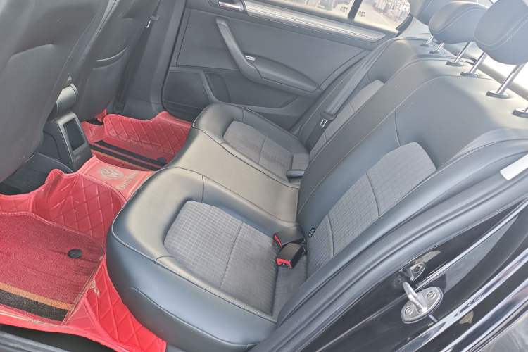 Used Volkswagen Santana 2018 1.5L Automatic Comfort Edition Interior 5