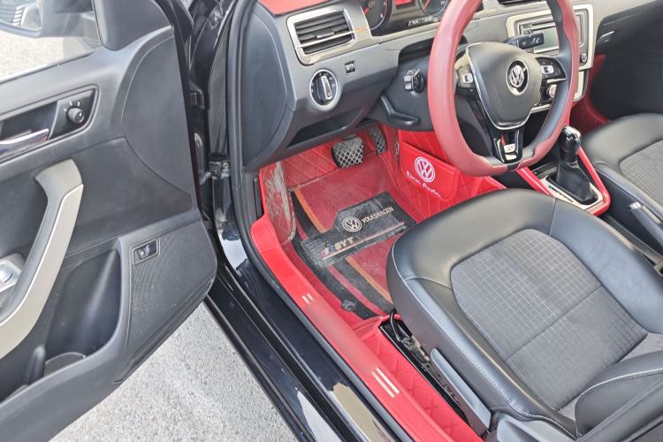 Used Volkswagen Santana 2018 1.5L Automatic Comfort Edition Interior 7