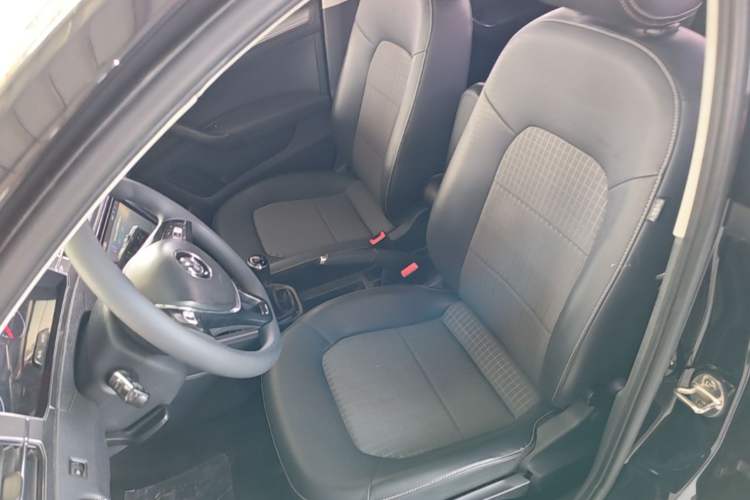 Used Volkswagen Santana 2018 1.5L Manual Comfort Edition Left Front Seat