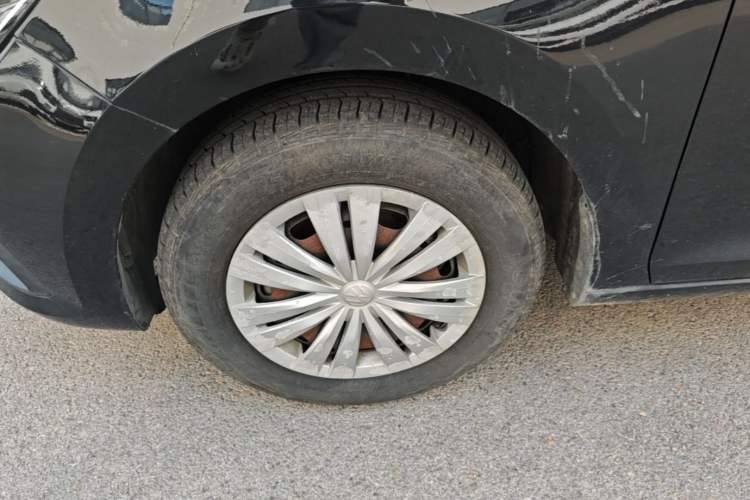 Used Volkswagen Santana 2018 1.5L Manual Fashion Edition Left Front Wheel Hub