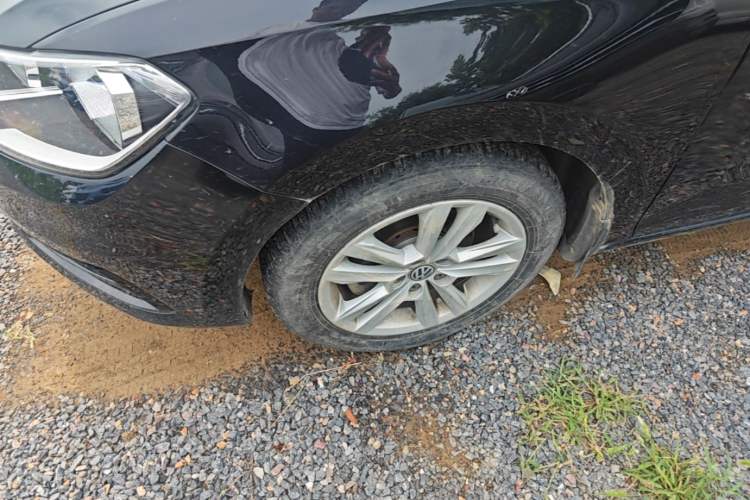 Used Volkswagen Santana 2018 1.5L Manual Comfort Edition Left Front Wheel Hub