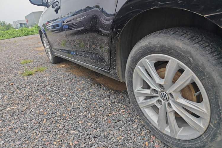 Used Volkswagen Santana 2018 1.5L Manual Comfort Edition Left Side Sill