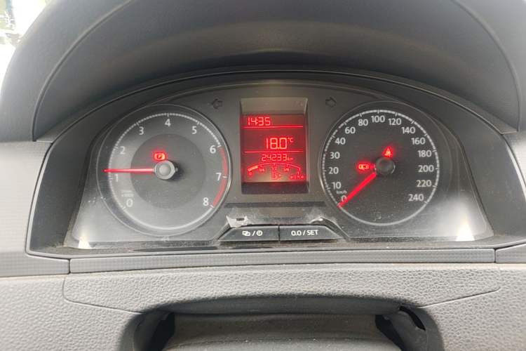 Used Volkswagen Santana 2018 1.5L Manual Fashion Edition Odometer Close Up