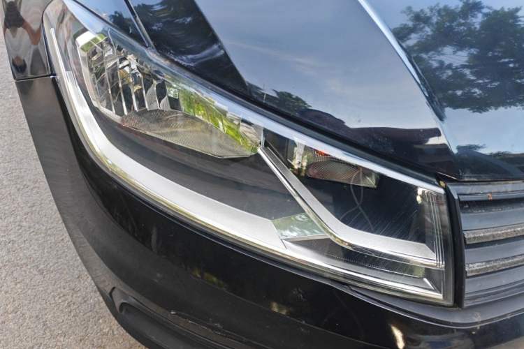 Used Volkswagen Santana 2018 1.5L Manual Fashion Edition Right Front Headlight
