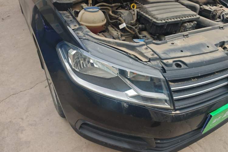 Used Volkswagen Santana 2018 1.5L Manual Fashion Edition Right Front Headlight