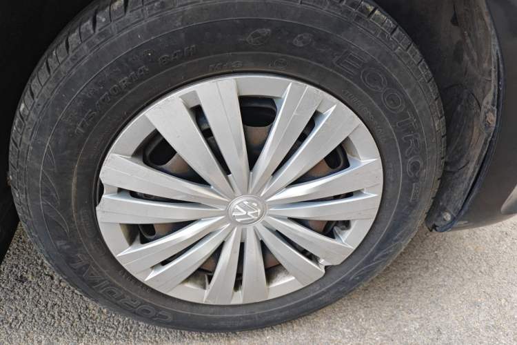 Used Volkswagen Santana 2018 1.5L Manual Fashion Edition Right Front Wheel Hub