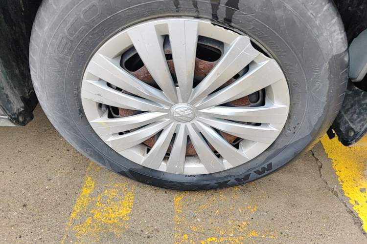 Used Volkswagen Santana 2018 1.5L Manual Fashion Edition Right Front Wheel Hub