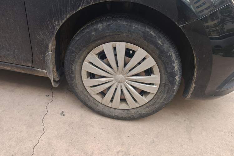 Used Volkswagen Santana 2018 1.5L Manual Fashion Edition Right Front Wheel Hub