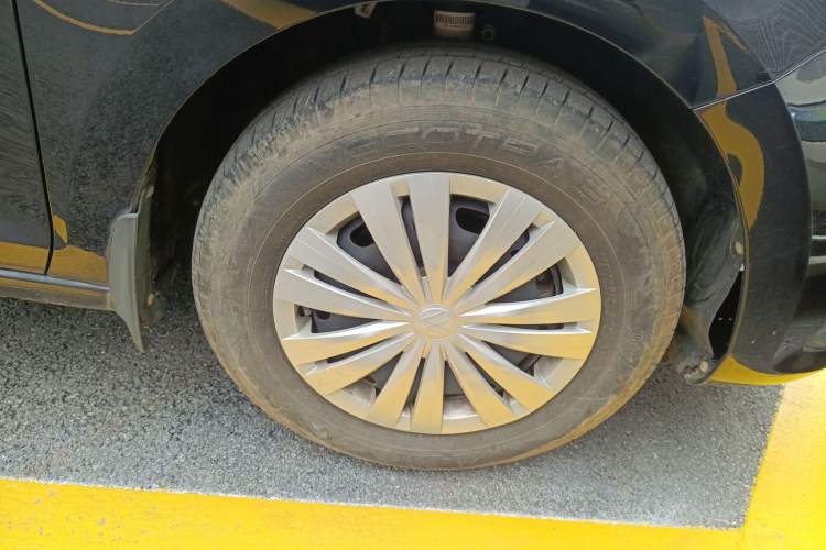 Used Volkswagen Santana 2018 1.5L Automatic Fashion Edition Right Front Wheel Hub
