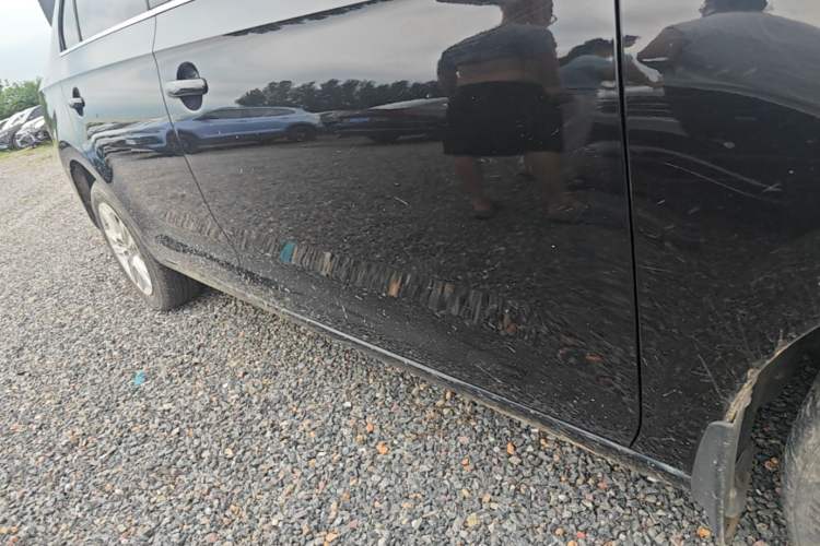 Used Volkswagen Santana 2018 1.5L Manual Comfort Edition Right Side Sill