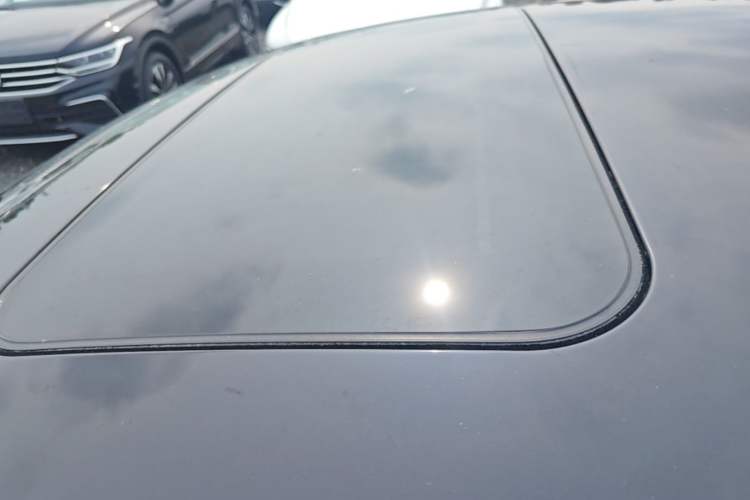 Used Volkswagen Santana 2018 1.5L Manual Comfort Edition Roof
