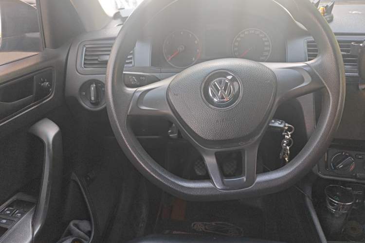 Used Volkswagen Santana 2018 1.5L Manual Fashion Edition Steering Wheel