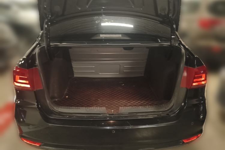 Used Volkswagen Santana 2018 1.5L Automatic Comfort Edition Trunk