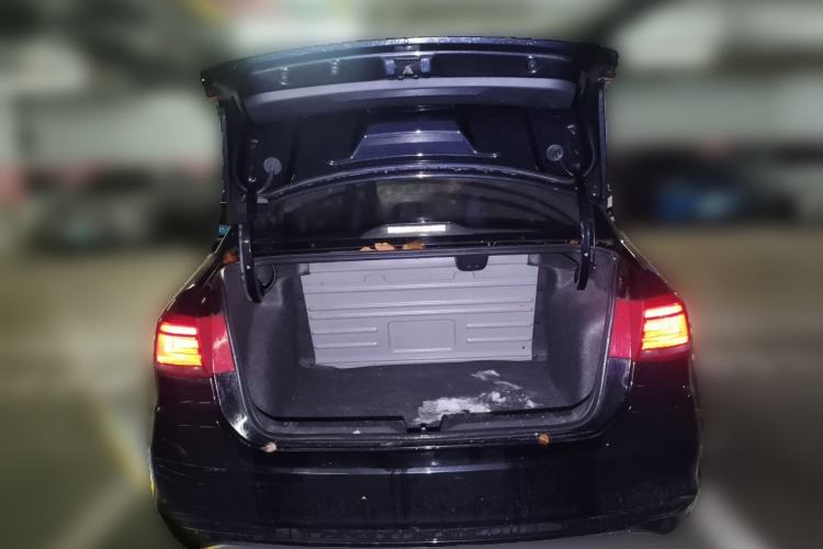Used Volkswagen Santana 2018 1.5L Automatic Fashion Edition Trunk