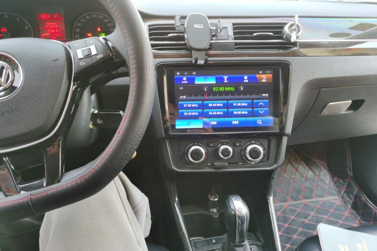 Used Volkswagen Santana 2018 1.5L Automatic Fashion Edition Audio And AC Panel