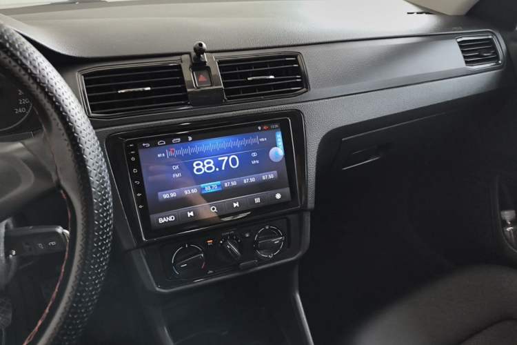 Used Volkswagen Santana 2018 1.5L Manual Fashion Edition Audio And AC Panel