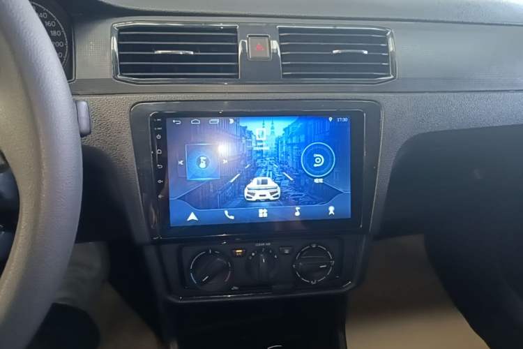 Used Volkswagen Santana 2018 1.5L Automatic Fashion Edition Audio And AC Panel