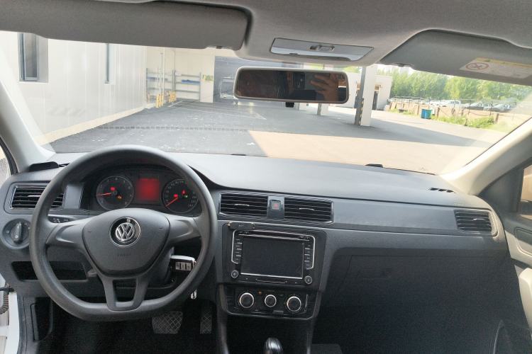 Used Volkswagen Santana 2018 1.5L Automatic Fashion Edition Audio And AC Panel