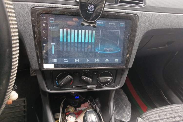 Used Volkswagen Santana 2018 1.5L Automatic Fashion Edition Audio And AC Panel
