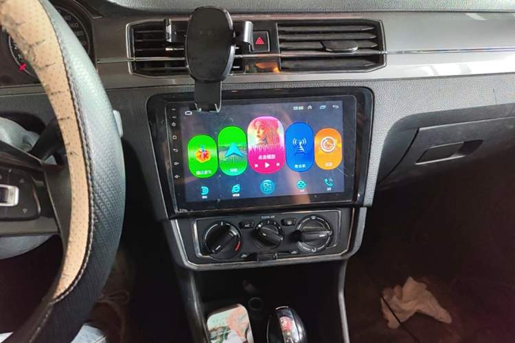 Used Volkswagen Santana 2018 1.5L Automatic Comfort Edition Audio And AC Panel