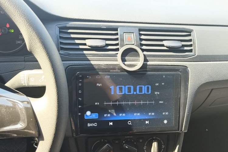 Used Volkswagen Santana 2018 1.5L Automatic Fashion Edition Audio And AC Panel