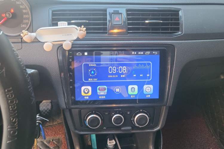 Used Volkswagen Santana 2018 1.5L Manual Fashion Edition Audio And AC Panel