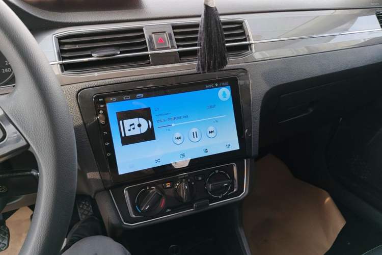 Used Volkswagen Santana 2018 1.5L Manual Comfort Edition Audio And AC Panel