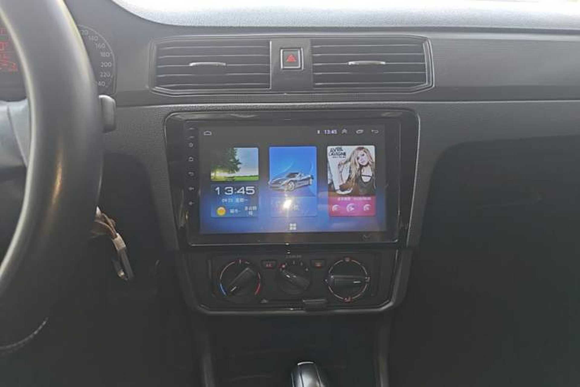 Used Volkswagen Santana 2018 1.5L Automatic Fashion Edition Audio And AC Panel