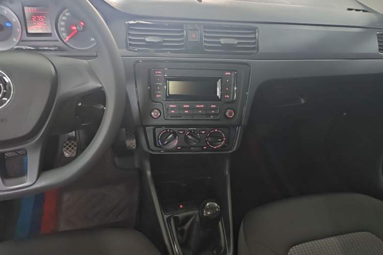 Used Volkswagen Santana 2018 1.5L Manual Fashion Edition Audio And AC Panel
