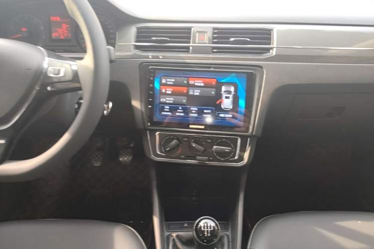 Used Volkswagen Santana 2018 1.5L Manual Comfort Edition Audio And AC Panel