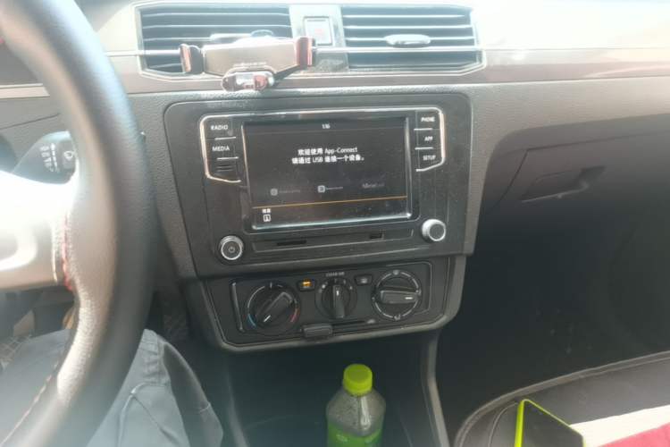 Used Volkswagen Santana 2018 1.5L Manual Fashion Edition Audio And AC Panel