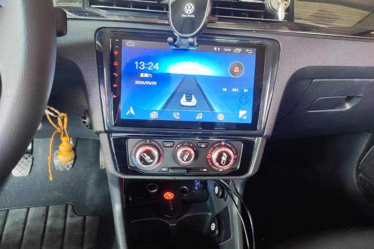 Used Volkswagen Santana 2018 1.5L Manual Fashion Edition Audio And AC Panel