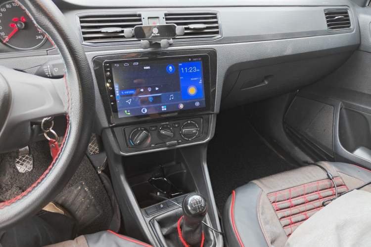 Used Volkswagen Santana 2018 1.5L Manual Fashion Edition Audio And AC Panel