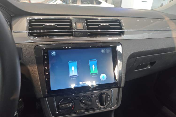 Used Volkswagen Santana 2018 1.5L Automatic Comfort Edition Audio And AC Panel