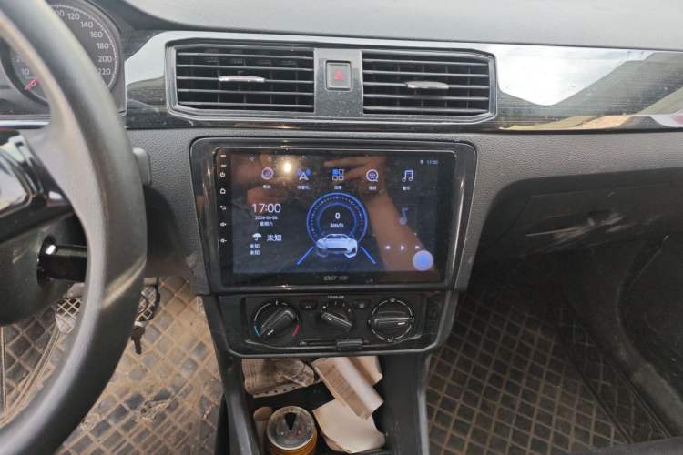 Used Volkswagen Santana 2018 1.5L Manual Fashion Edition Audio And AC Panel