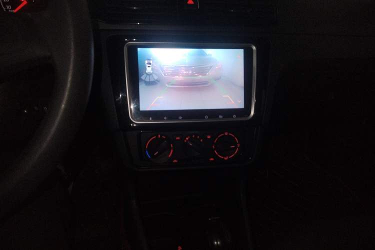 Used Volkswagen Santana 2018 1.5L Automatic Fashion Edition Audio And AC Panel